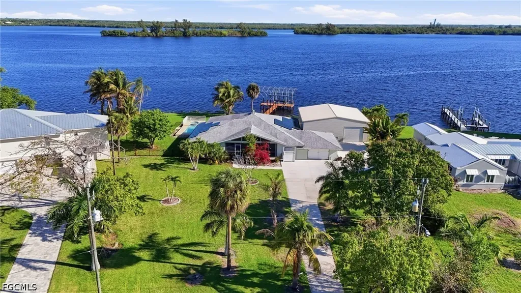 4473 E Riverside Drive Fort Myers FL 33905