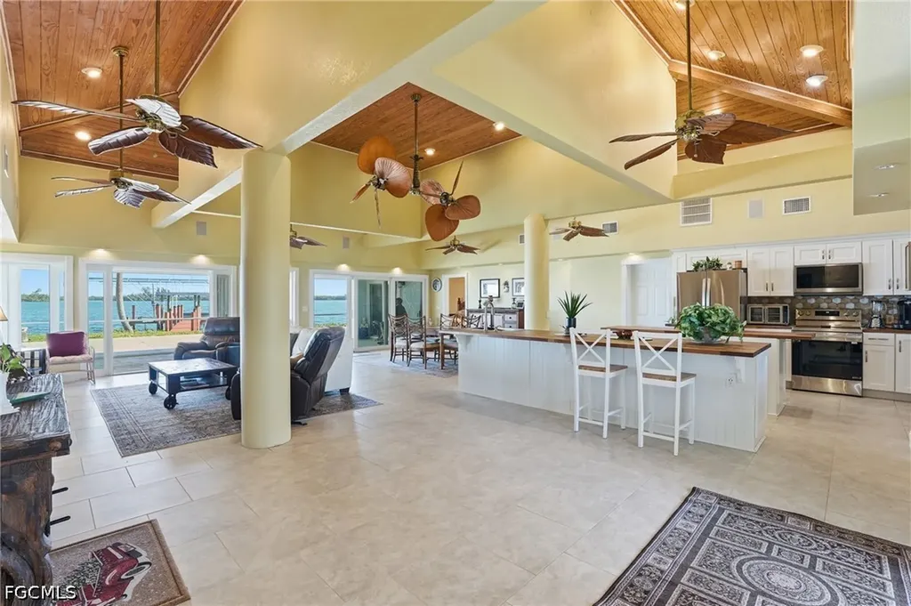 4473 E Riverside Drive Fort Myers FL 33905