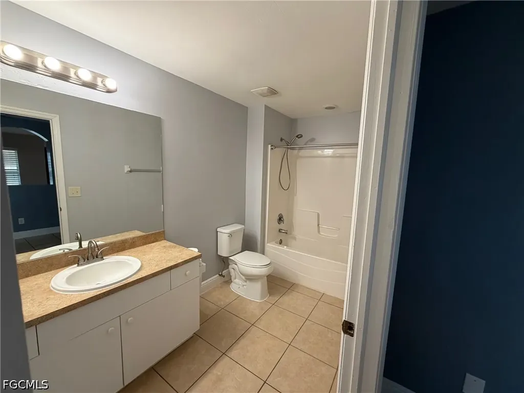 2325 NW 25th Terrace Cape Coral FL 33993