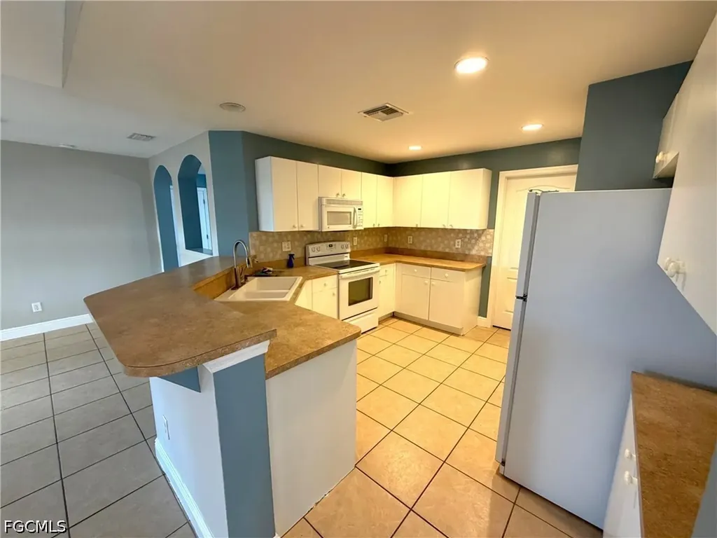 2325 NW 25th Terrace Cape Coral FL 33993