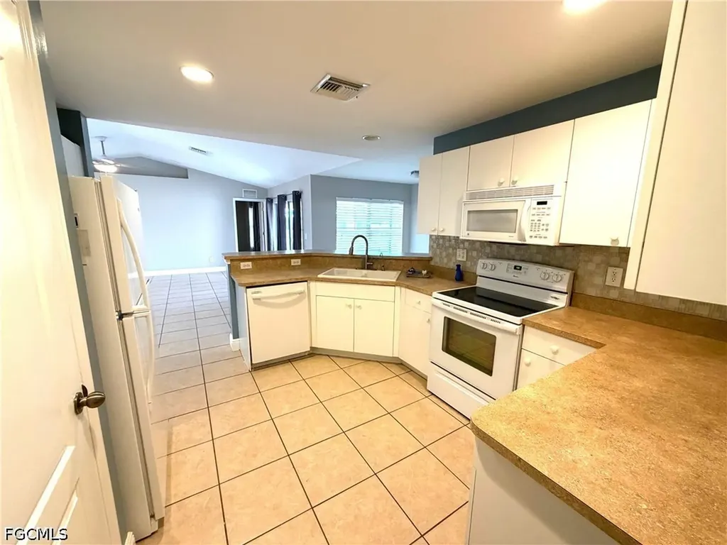 2325 NW 25th Terrace Cape Coral FL 33993