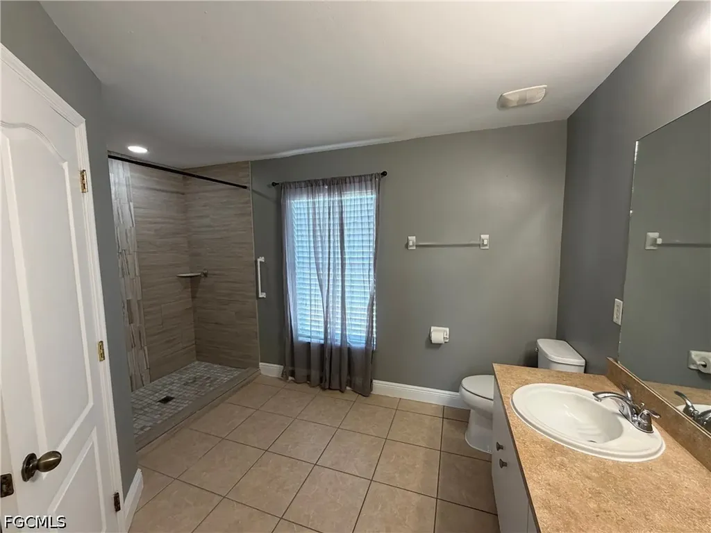 2325 NW 25th Terrace Cape Coral FL 33993
