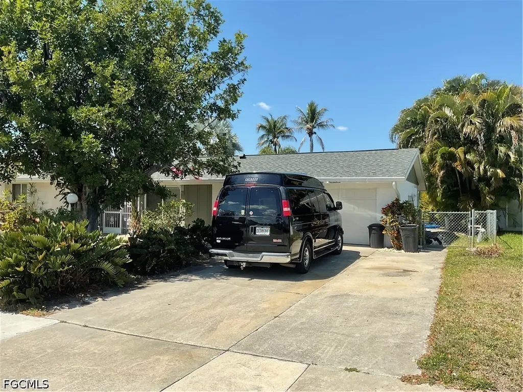 4617 Forest Glen Drive North Fort Myers FL 33903