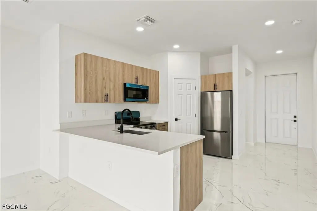 2810 72nd Street W Lehigh Acres FL 33971