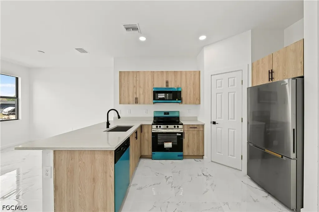 2810 72nd Street W Lehigh Acres FL 33971