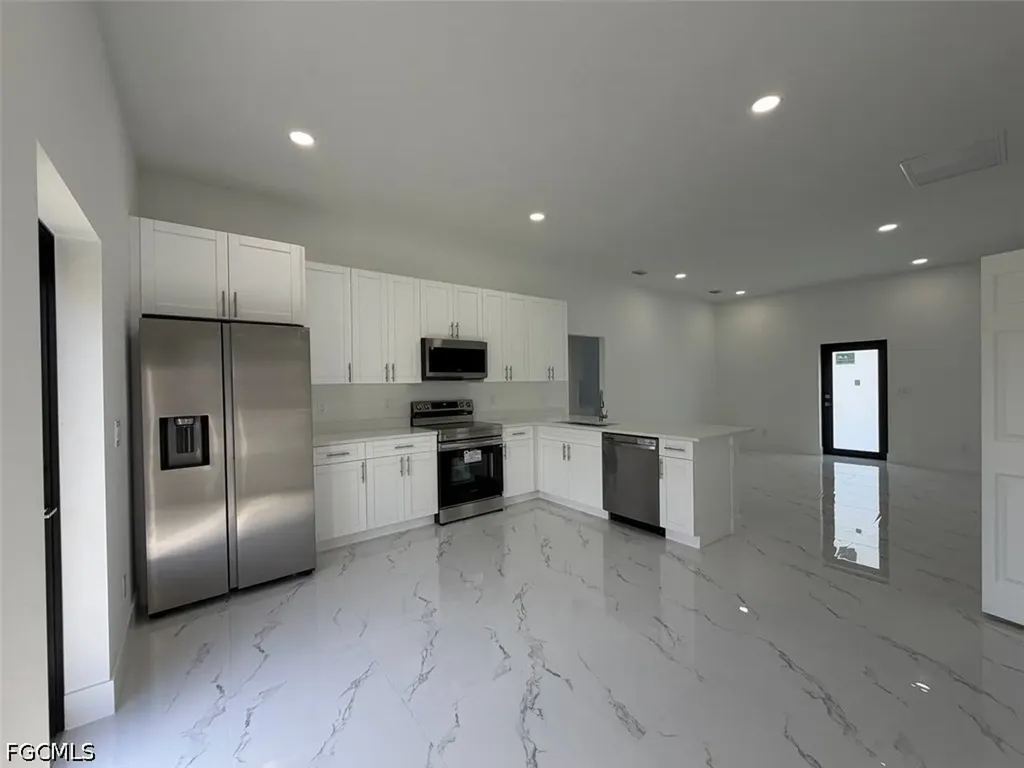 3931 Sunset Road Lehigh Acres FL 33971