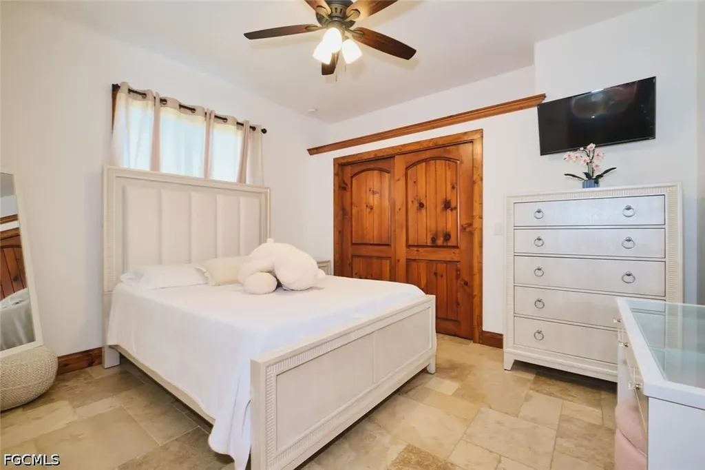 5306 SW 27th Place Cape Coral FL 33914