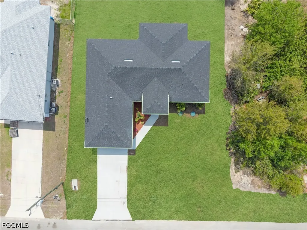 2705 Darlene Place Lehigh Acres FL 33971