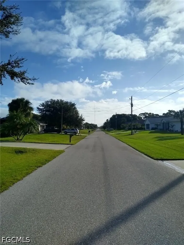 81 Long Meadow Place Rotonda West FL 33947
