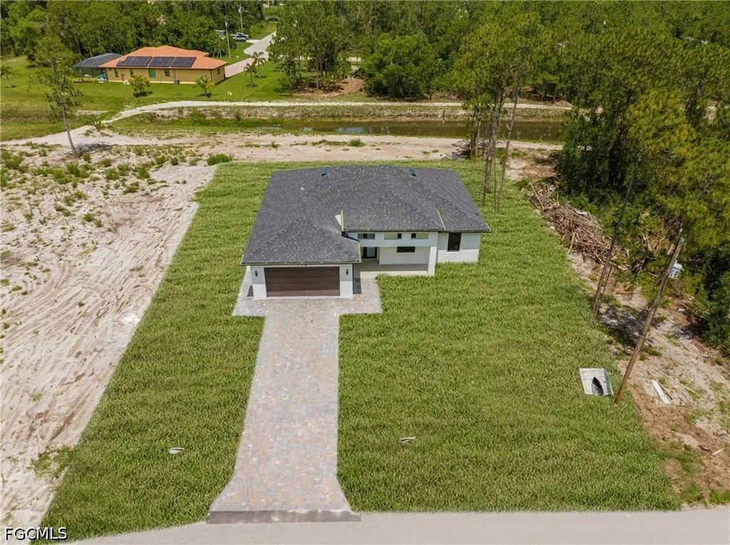 718 Bennington Drive Lehigh Acres FL 33974