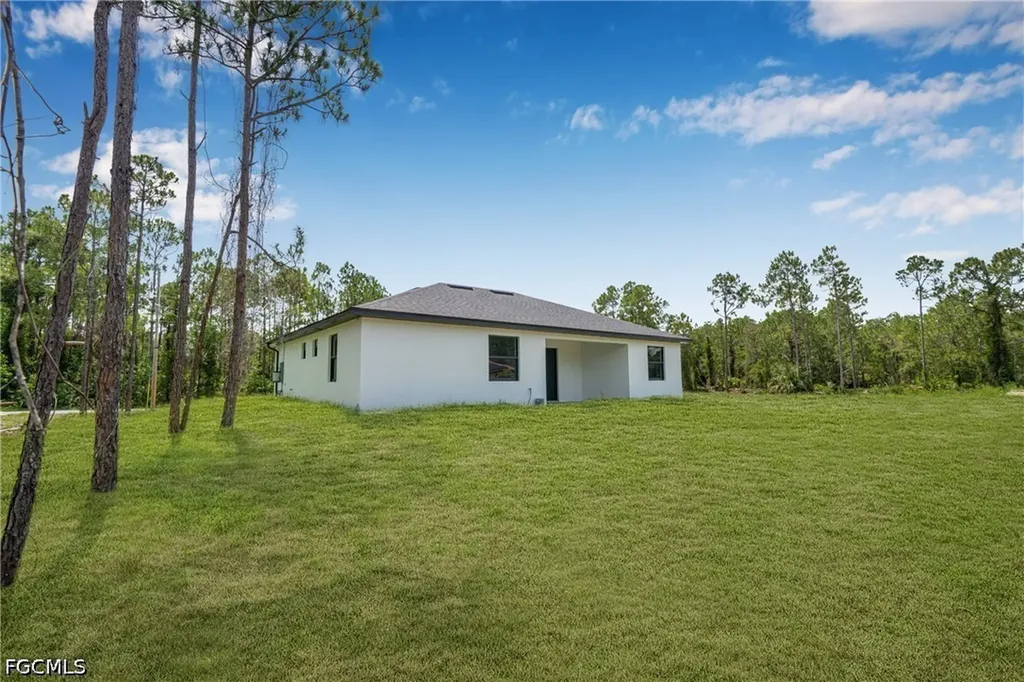 718 Bennington Drive Lehigh Acres FL 33974