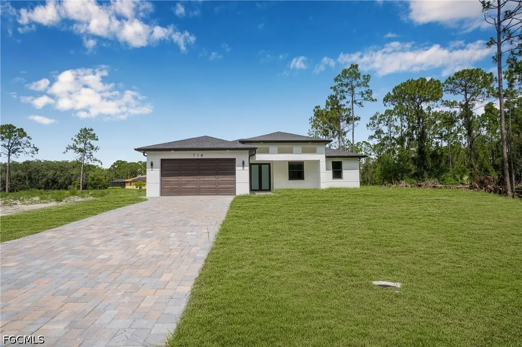 718 Bennington Drive Lehigh Acres FL 33974