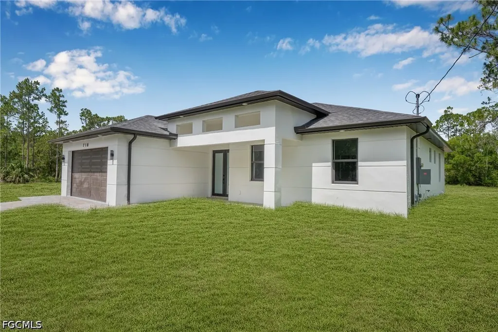 718 Bennington Drive Lehigh Acres FL 33974
