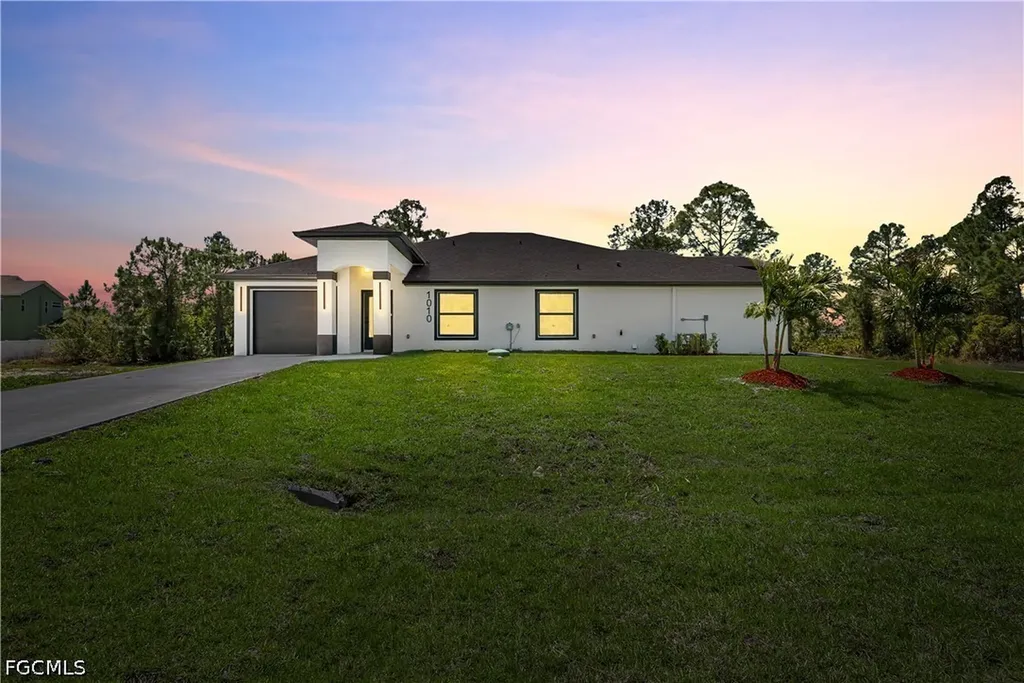 1008-1010 Jaguar Boulevard Lehigh Acres FL 33974