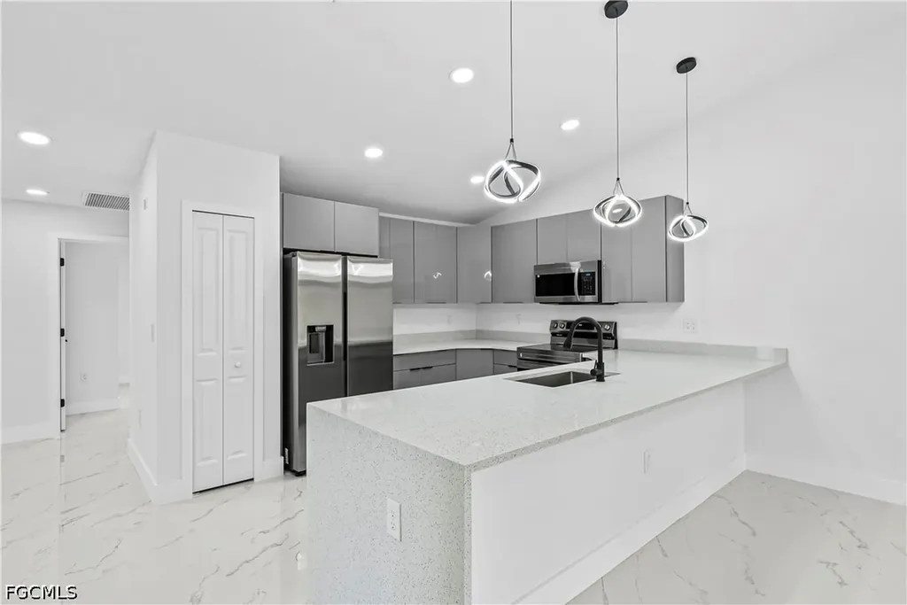1008-1010 Jaguar Boulevard Lehigh Acres FL 33974