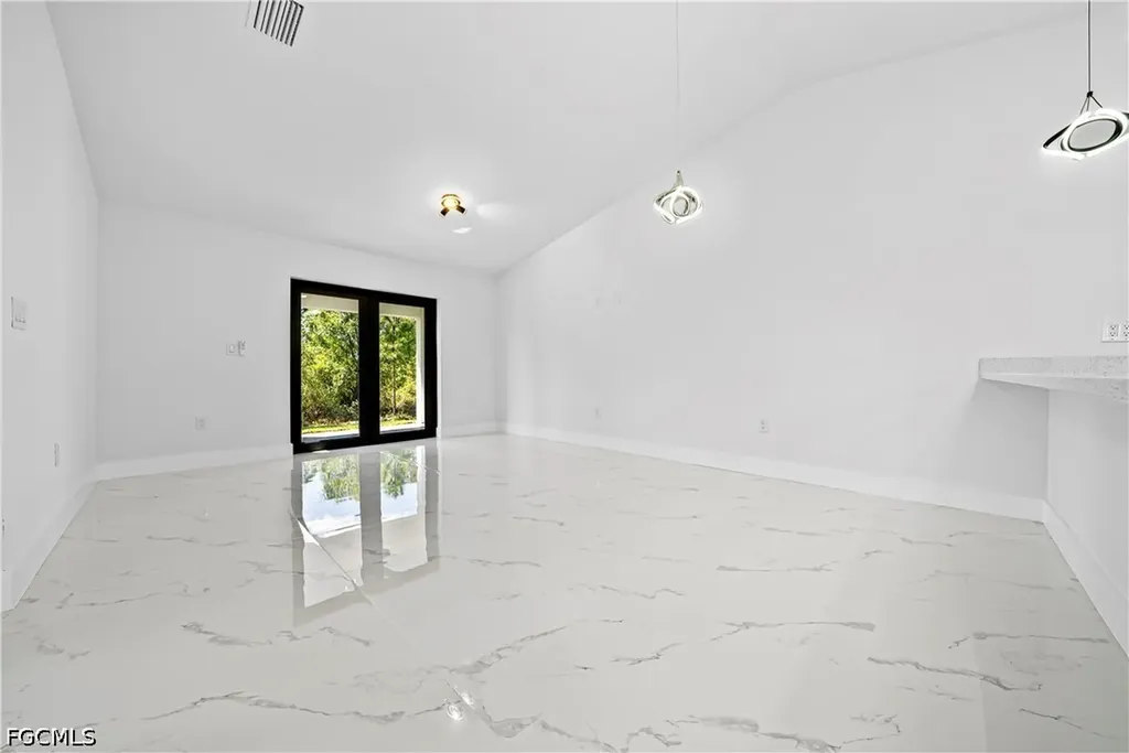1008-1010 Jaguar Boulevard Lehigh Acres FL 33974