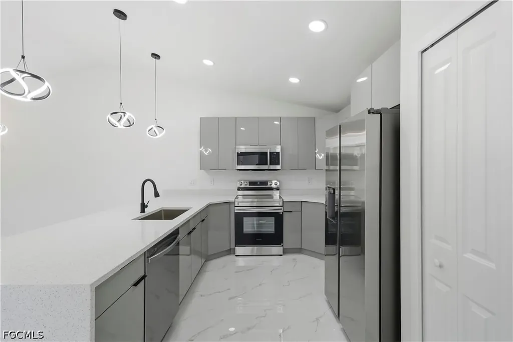 1008-1010 Jaguar Boulevard Lehigh Acres FL 33974