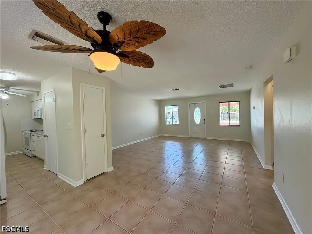 19205/19209 Tangerine Road Fort Myers FL 33967