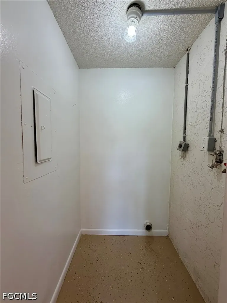 19205/19209 Tangerine Road Fort Myers FL 33967