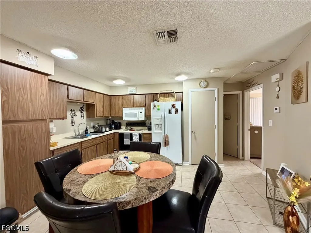19205/19209 Tangerine Road Fort Myers FL 33967