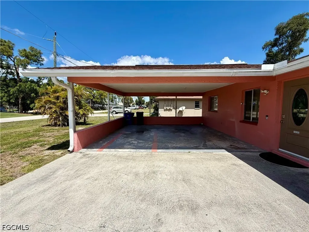 19205/19209 Tangerine Road Fort Myers FL 33967