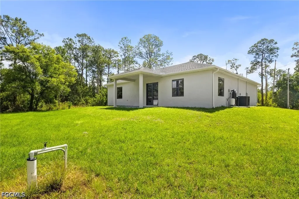 923 Alcalde Street E Lehigh Acres FL 33974