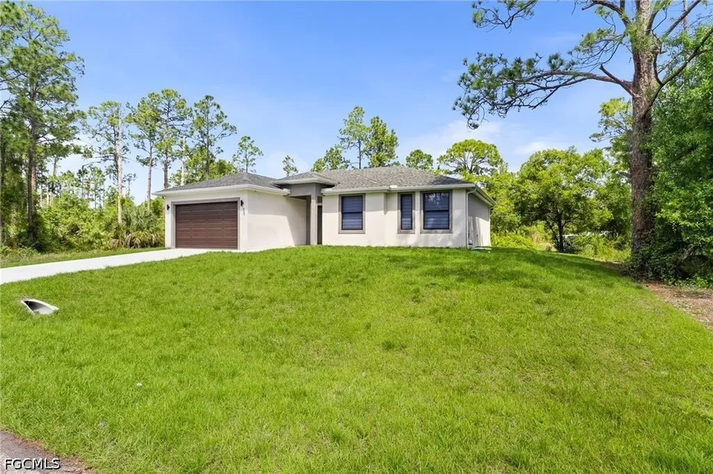 923 Alcalde Street E Lehigh Acres FL 33974
