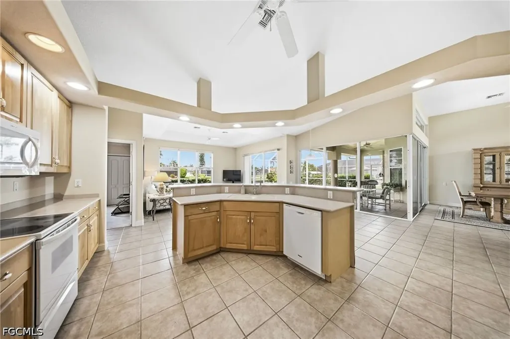 1635 SE 40th Street Cape Coral FL 33904