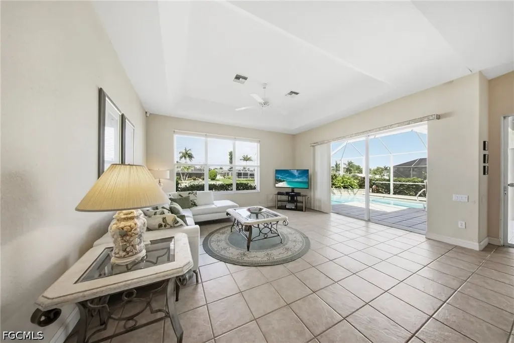 1635 SE 40th Street Cape Coral FL 33904