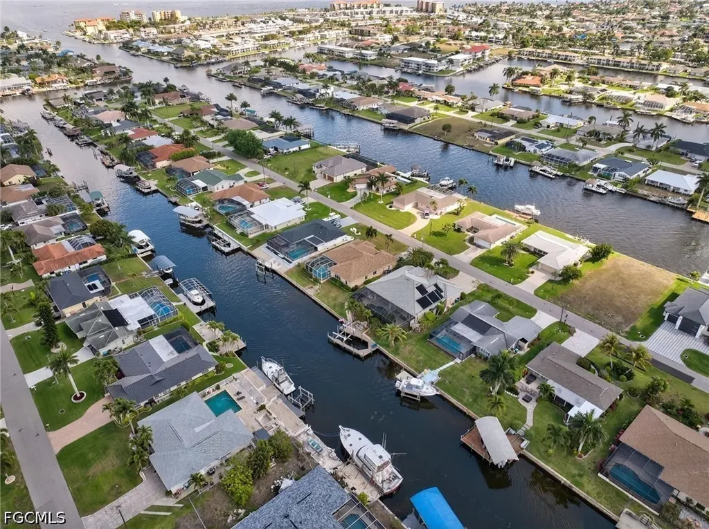 1635 SE 40th Street Cape Coral FL 33904