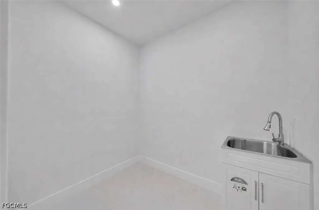 323 NW 11th Terrace Cape Coral FL 33993