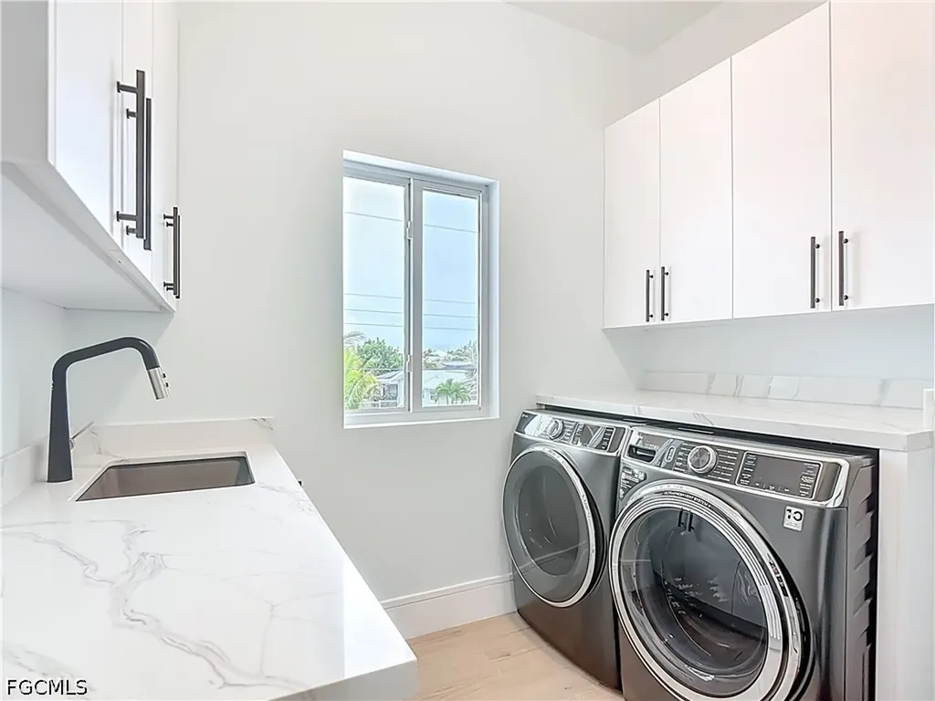 445 Madison Court Fort Myers Beach FL 33931