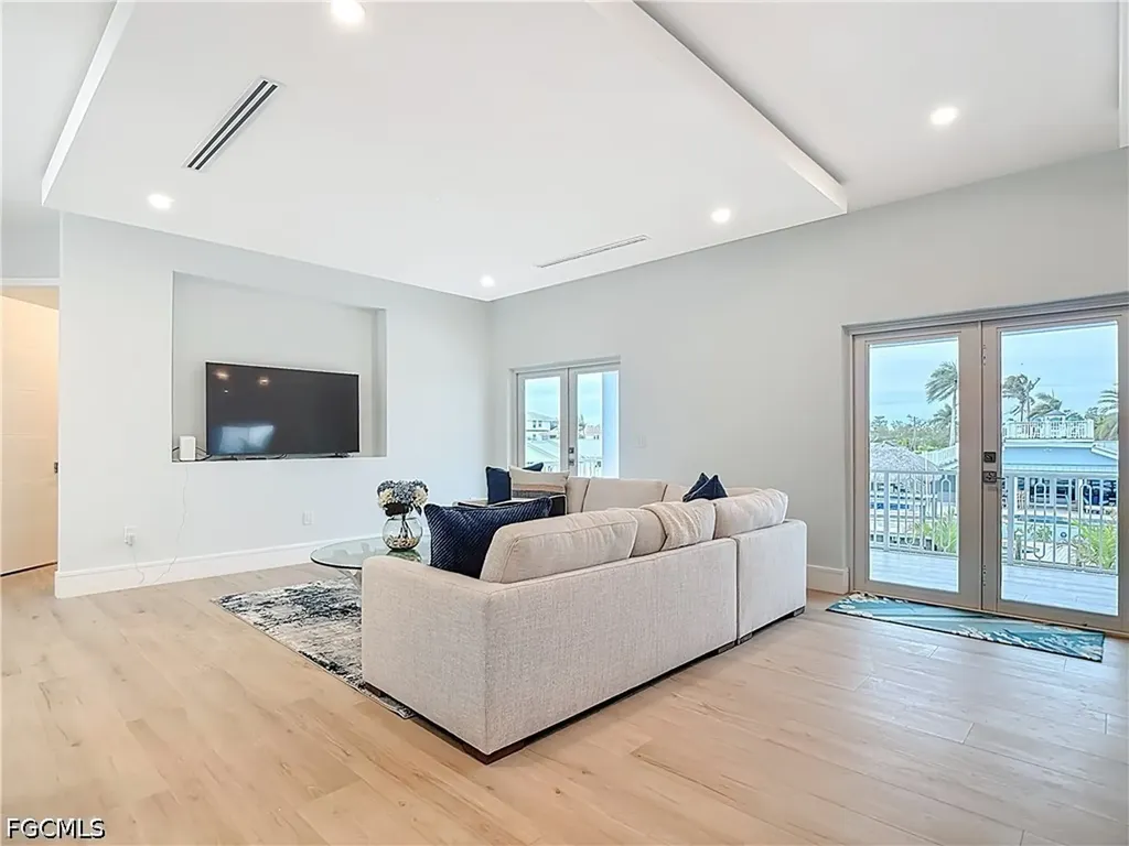 445 Madison Court Fort Myers Beach FL 33931