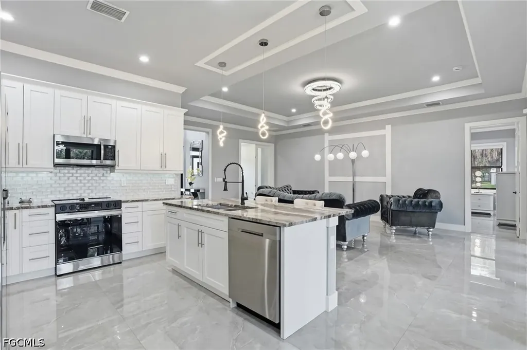 3043 18th Avenue NE Naples FL 34120