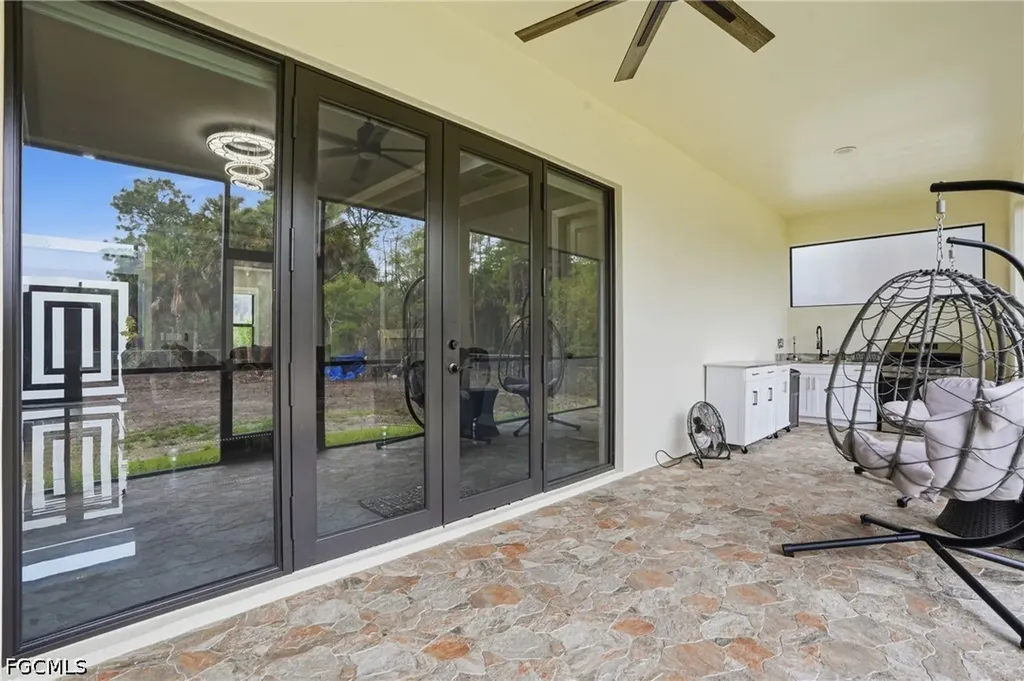 3043 18th Avenue NE Naples FL 34120