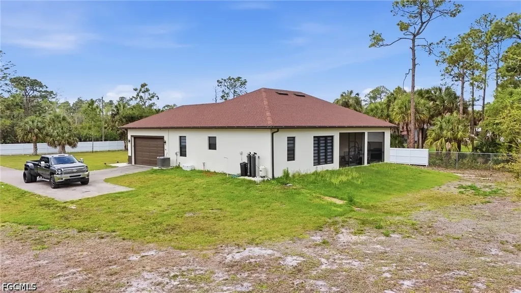 3043 18th Avenue NE Naples FL 34120