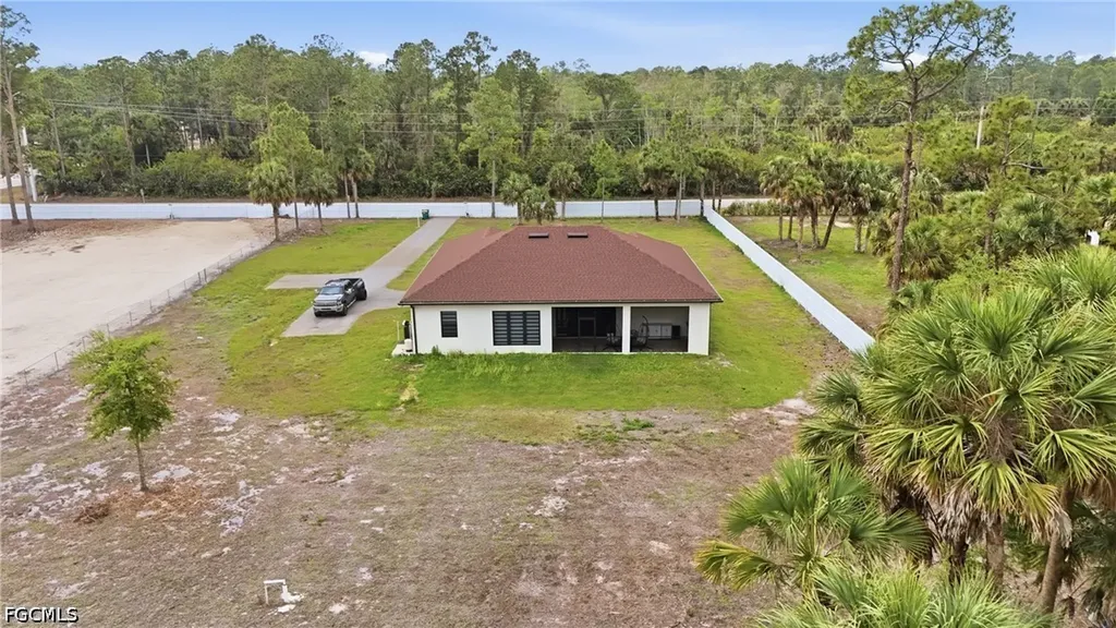 3043 18th Avenue NE Naples FL 34120
