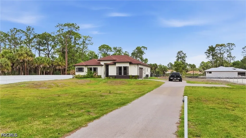 3043 18th Avenue NE Naples FL 34120