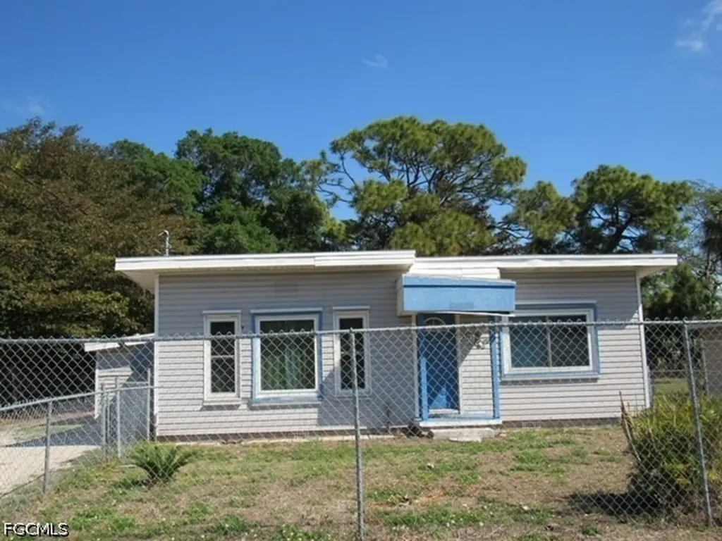 2365 Canal Street Fort Myers FL 33901