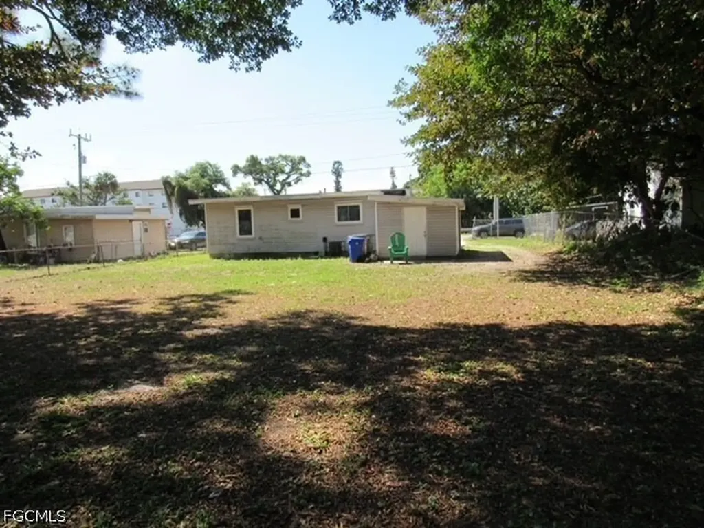 2365 Canal Street Fort Myers FL 33901