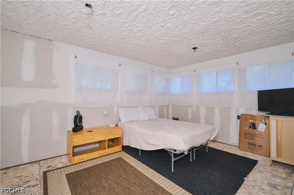 3731 Liberty Square Fort Myers FL 33908