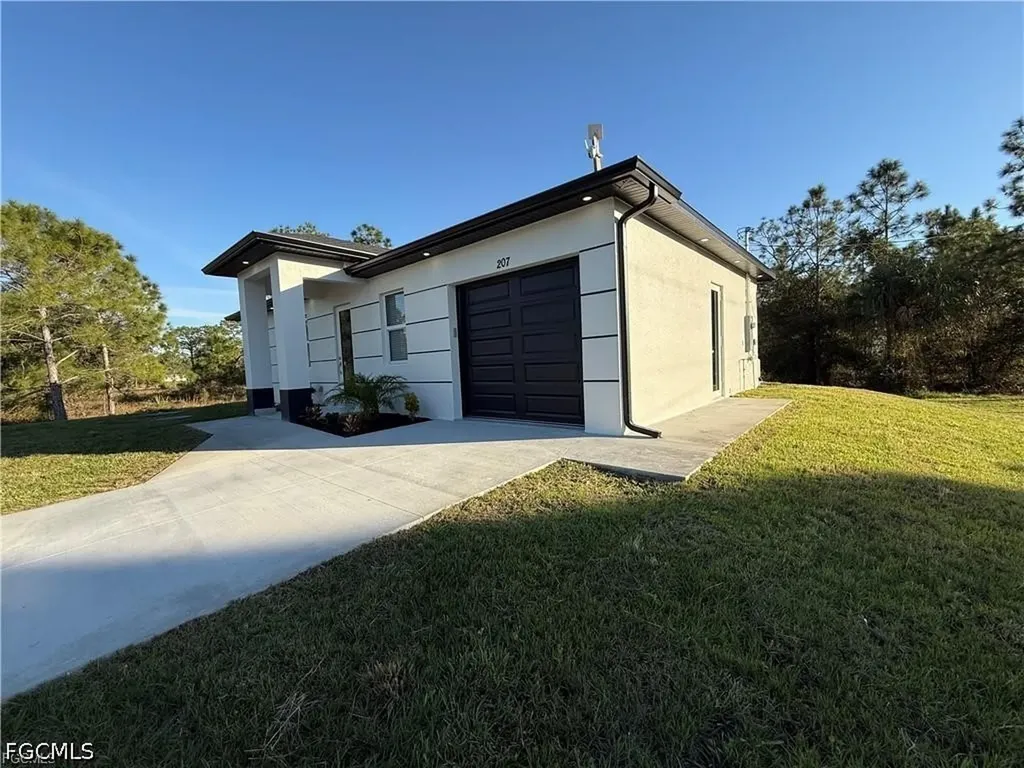207 W 15th Street Lehigh Acres FL 33972