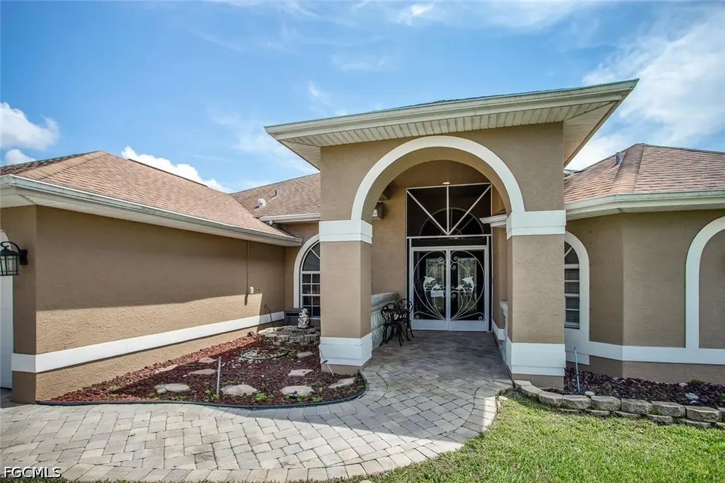 1915 NE 23rd Avenue Cape Coral FL 33909