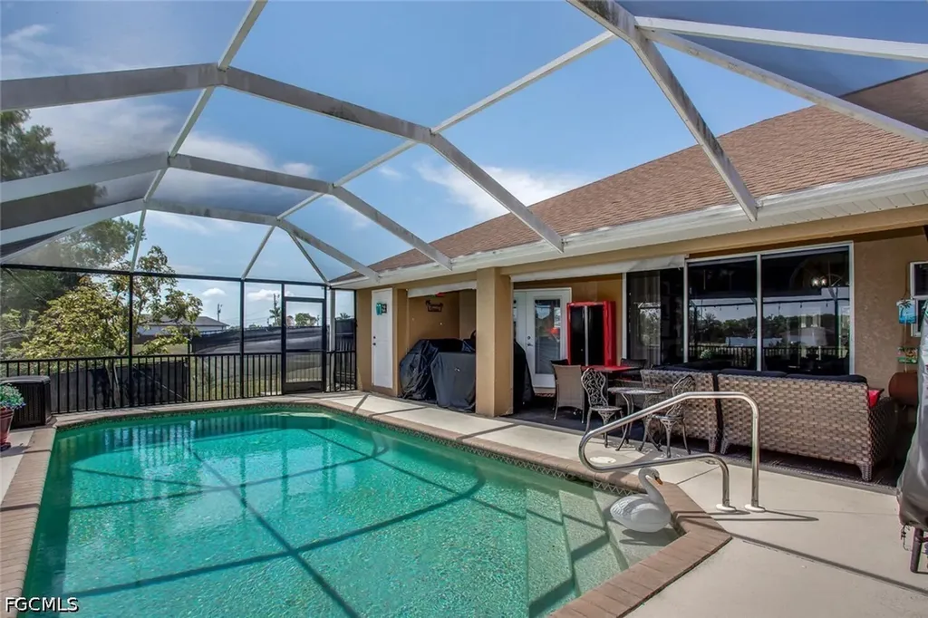 1915 NE 23rd Avenue Cape Coral FL 33909