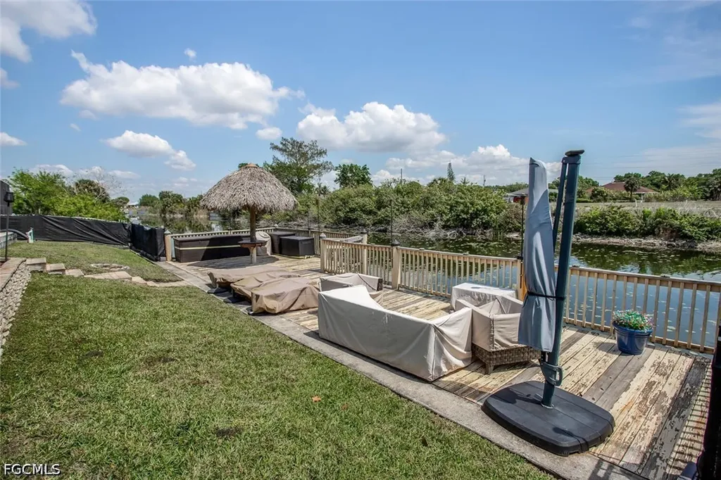 1915 NE 23rd Avenue Cape Coral FL 33909