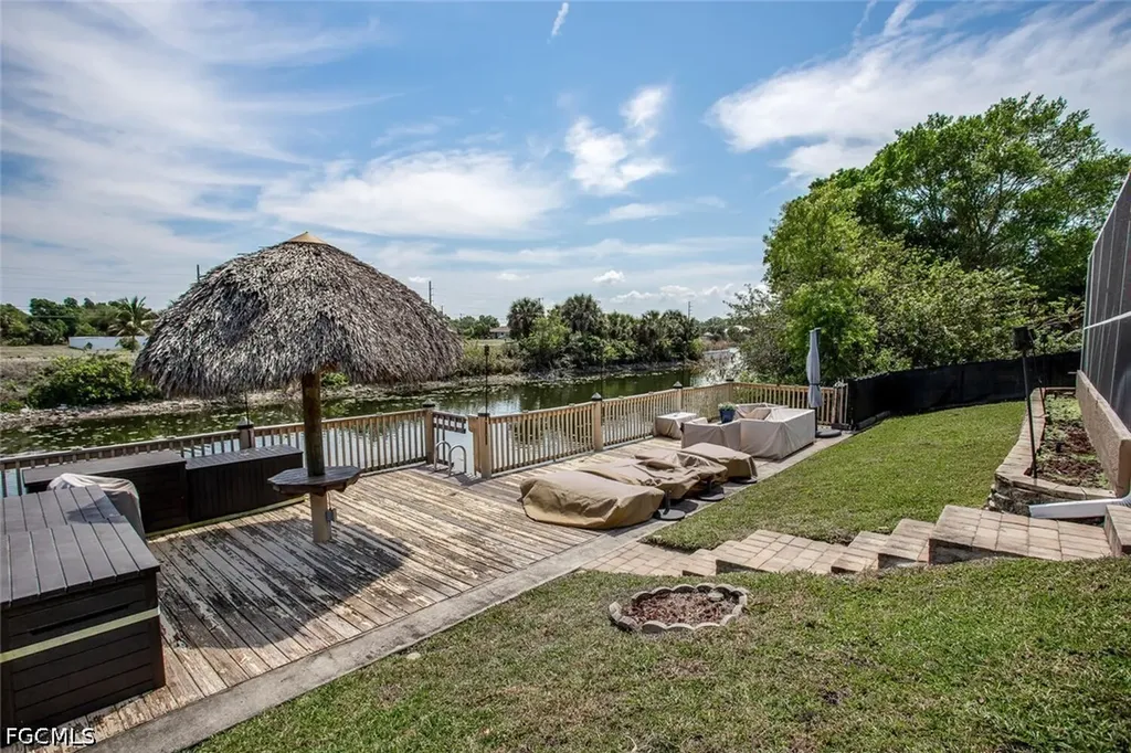 1915 NE 23rd Avenue Cape Coral FL 33909
