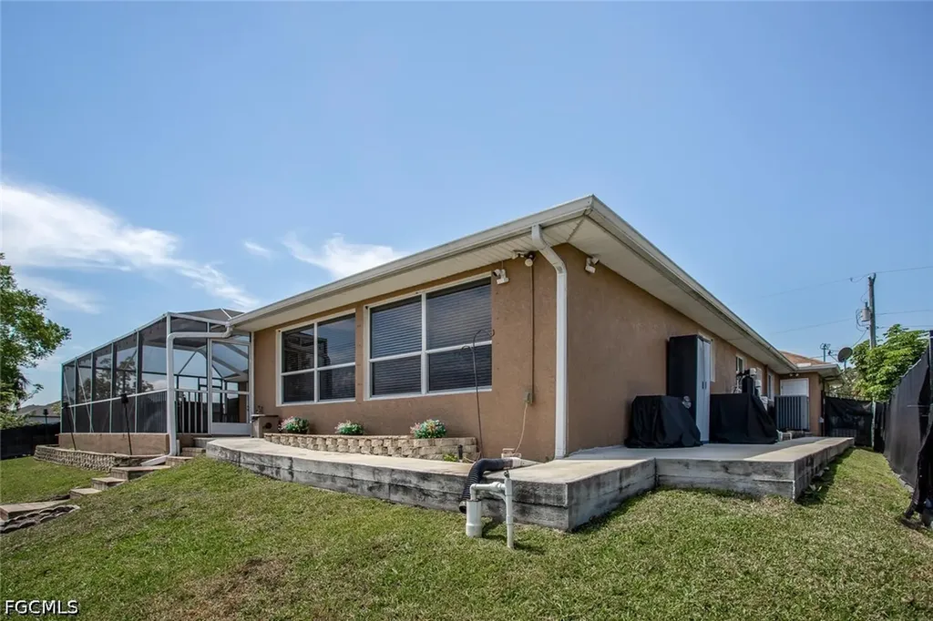 1915 NE 23rd Avenue Cape Coral FL 33909