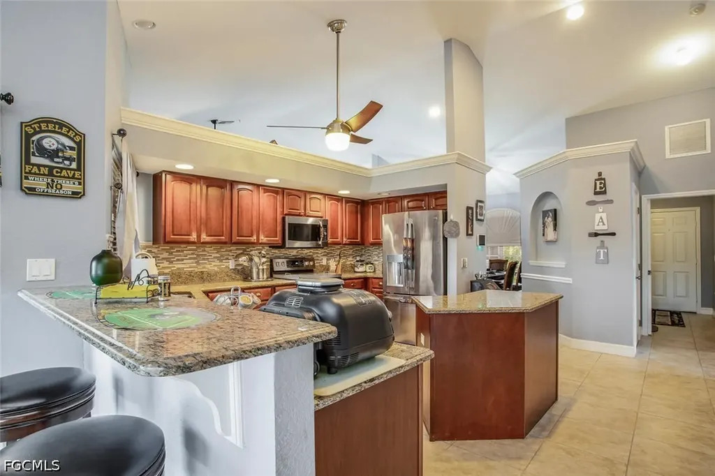 1915 NE 23rd Avenue Cape Coral FL 33909