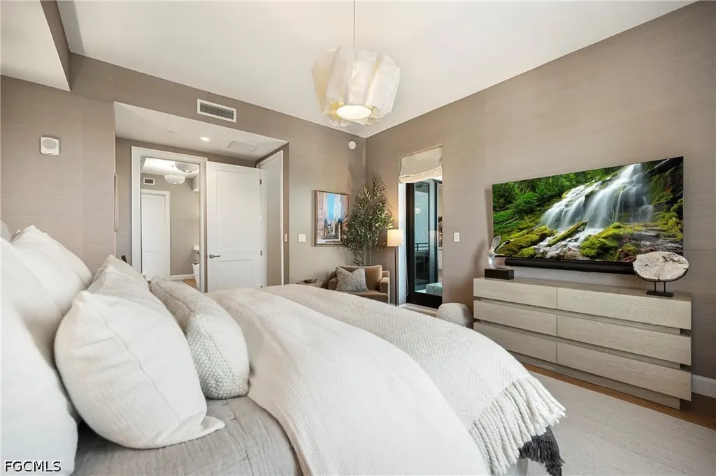 1115 Central Avenue Naples FL 34102