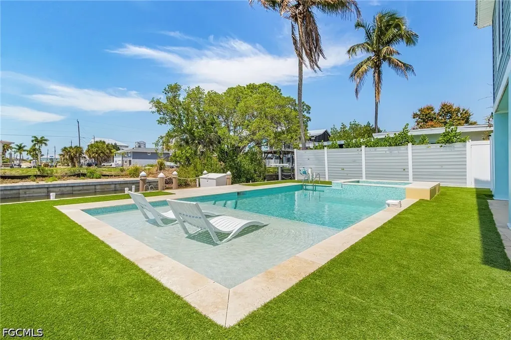 24525 Dolphin Street Bonita Springs FL 34134